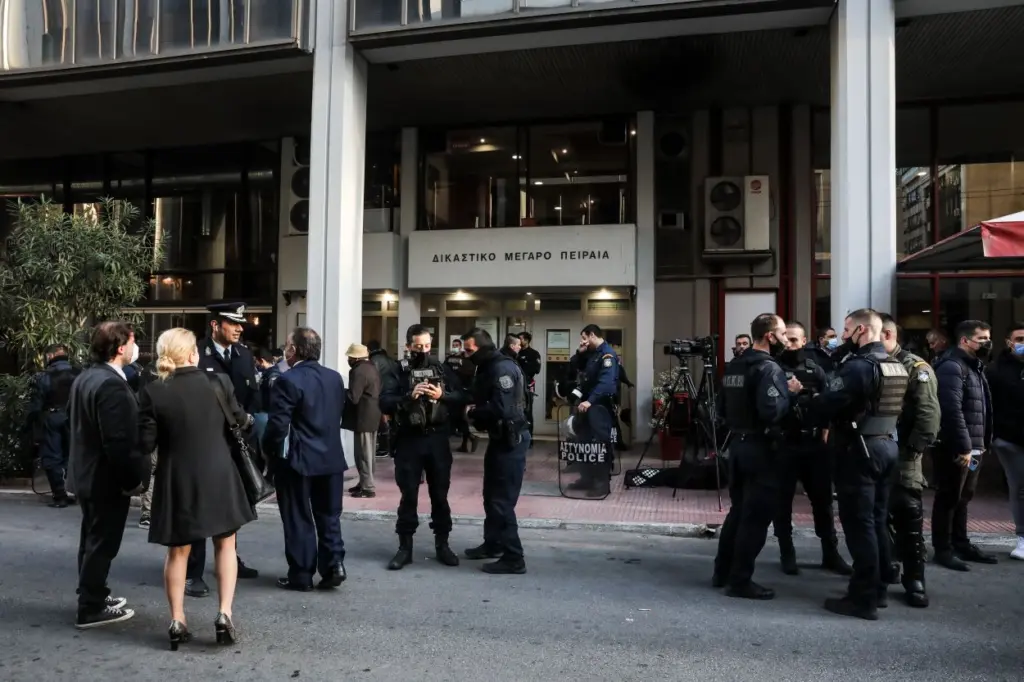 Αρνήθηκαν τις κατηγορίες οι αστυνομικοί στο Πέραμα – “Είχαν πρόθεση να αφαιρέσουν τη ζωή αστυνομικών”