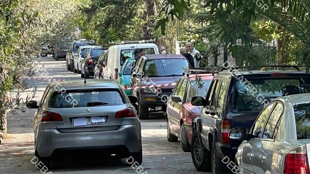 Τι είπε ο 40χρονος στα θύματα πριν πυροβολήσει – Φορούσε λευκή ποδιά και φώναζε “Μου έχεις κάνει μάγια;” (pics)