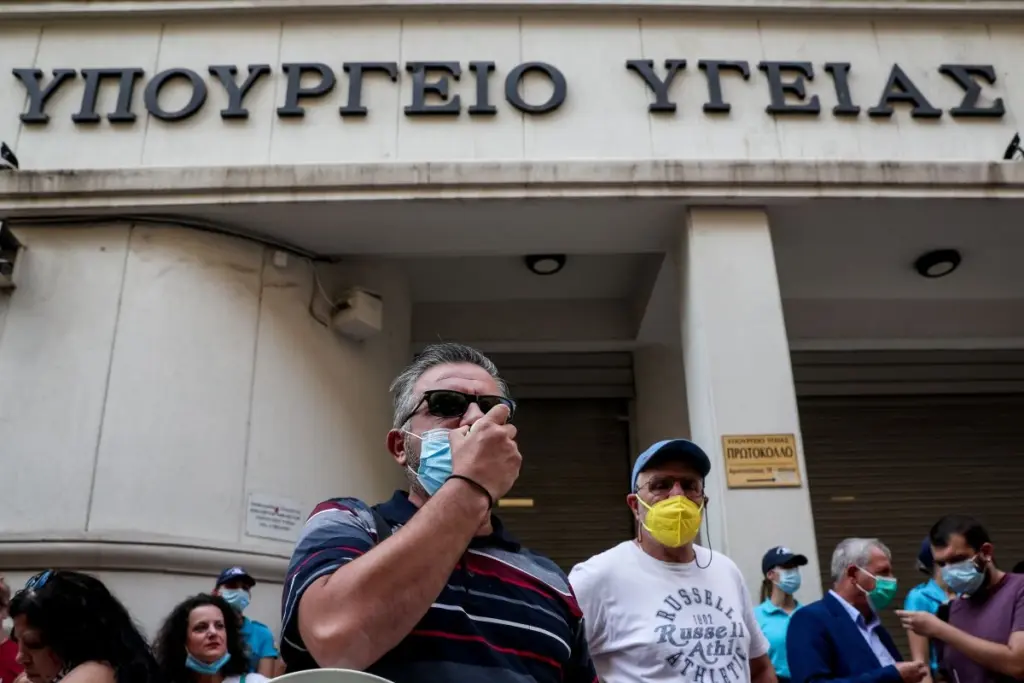 Στάση εργασίας κάνει η ΠΟΕΔΗΝ κατά του υποχρεωτικού εμβολιασμού των υγειονομικών