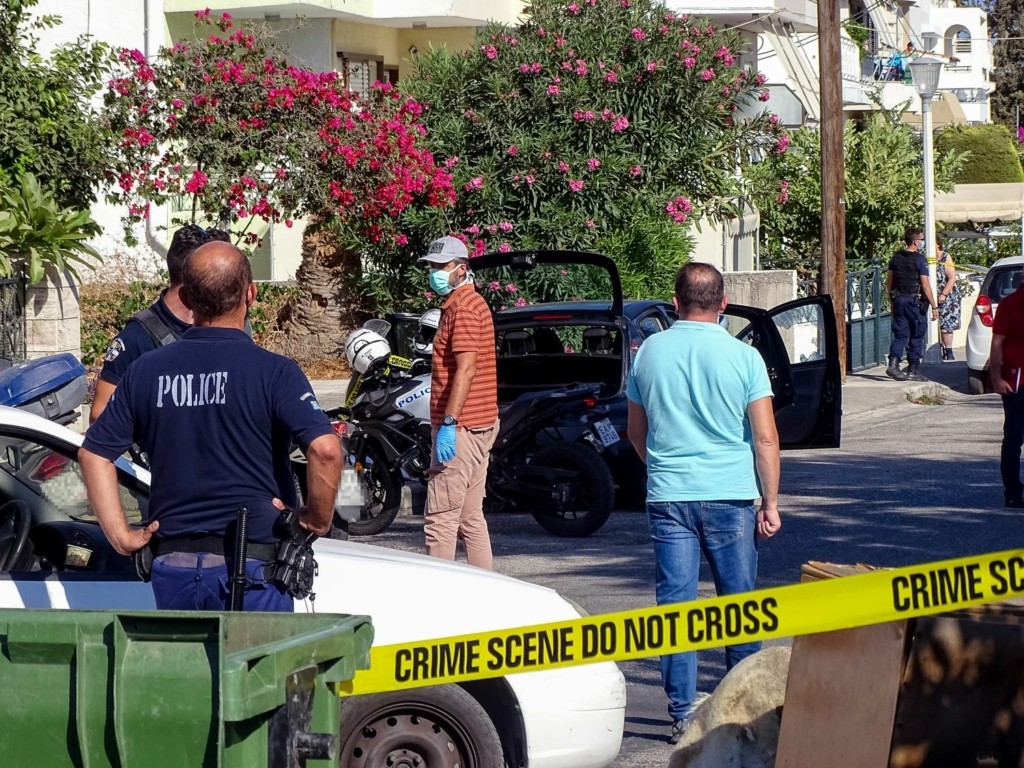 Τέσσερις συσκευές στο στόχαστρο της αστυνομίας για τη δολοφονία της Ντόρας στη Ρόδο – Η υποψία τρίτου προσώπου