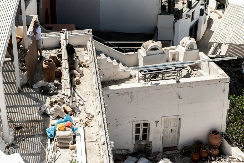 Τραγωδία στη Σαντορίνη – Εργάτης καταπλακώθηκε από οροφή κτιρίου