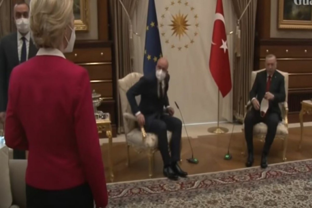 Φον ντερ Λάιεν και Ερντογάν συναντήθηκαν για πρώτη φορά μετά το περίφημο “sofa gate”