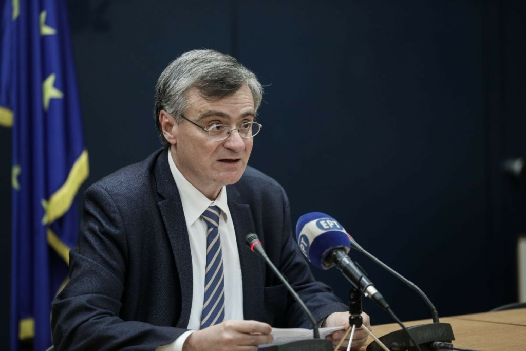 Αναπόφευκτο το τέταρτο κύμα στην Ελλάδα προειδοποιεί ο Τσιόδρας – “Με τα εμβόλια αποφύγαμε 8400 θανάτους”