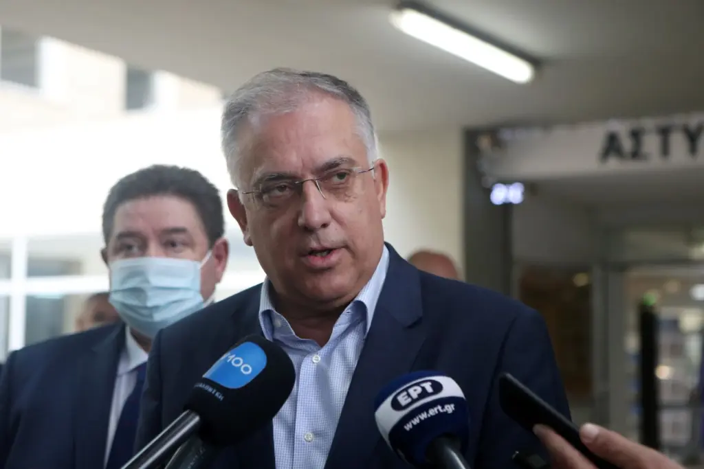 Κάθετος ο Θεοδωρικάκος για τις φασιστικές επιθέσεις – “Δε θα αναστηθεί καμία ναζιστική οργάνωση”