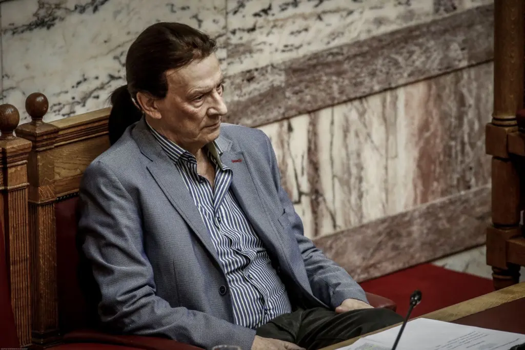 “Θα τον θυμόμαστε πάντα για τους αγώνες του για έναν καλύτερο κόσμο” – Το μήνυμα ΣΥΡΙΖΑ για τον Τάσο Κουράκη