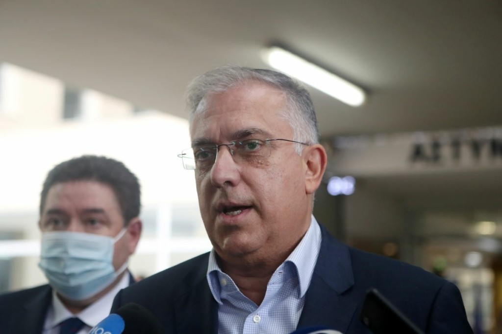 Παραδόθηκε το πόρισμα για τους 7 αστυνομικούς στο Πέραμα στον Θεοδωρικάκο – Ανακοινώνεται σχέδιο μέτρων
