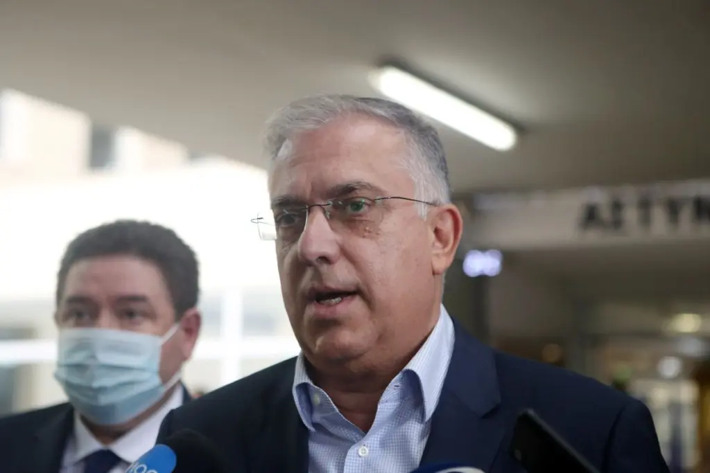 Παραδόθηκε το πόρισμα για τους 7 αστυνομικούς στο Πέραμα στον Θεοδωρικάκο – Ανακοινώνεται σχέδιο μέτρων