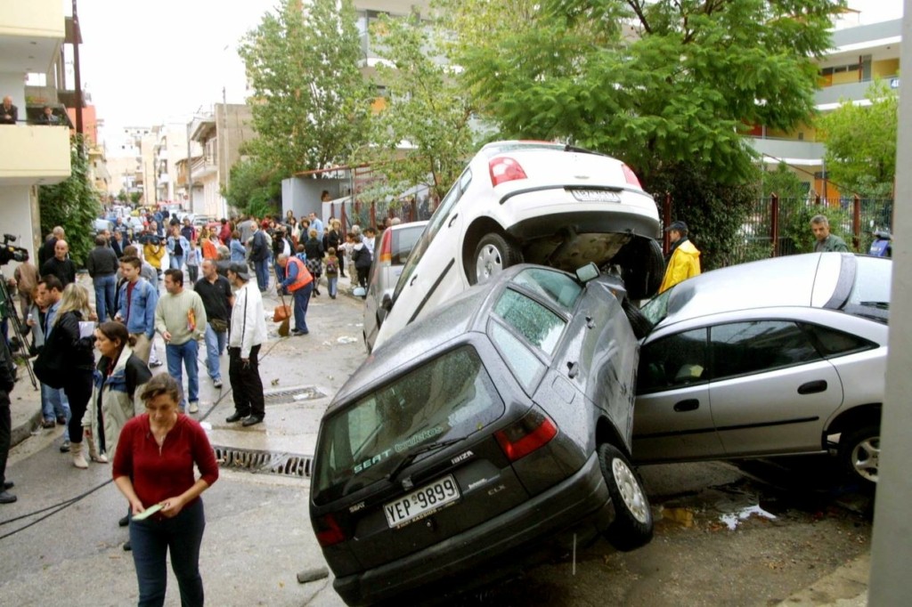 Απίστευτες εισηγήσεις για την κακοκαιρία “Μπάλλος” – Ιδιότυπο lockdown, απαγόρευση κυκλοφορίας και τηλεργασία