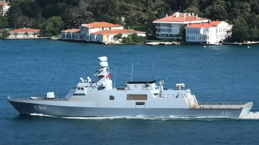 Πολεμικό σκηνικό στην Κύπρο στήνει η Άγκυρα – Τρία πολεμικά πλοία εντός της ΑΟΖ (vid)
