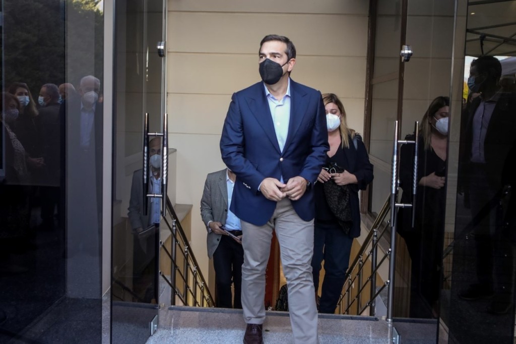 “Βροχή” το “όχι” στον Αλέξη Τσίπρα από την “Ομπρέλα”