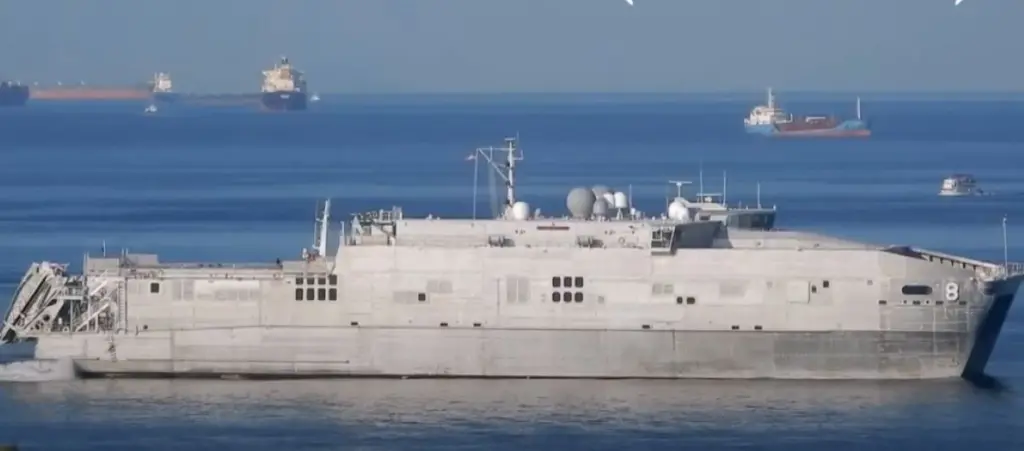 Στη Θεσσαλονίκη το μεγαλοπρεπές USNS Yuma του Πολεμικού Ναυτικού των ΗΠΑ για την 28η Οκτωβρίου (vids)