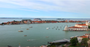 Βενετία: Κλεμμένο σκάφος προσέκρουσε κοντά στη γέφυρα του Ριάλτο