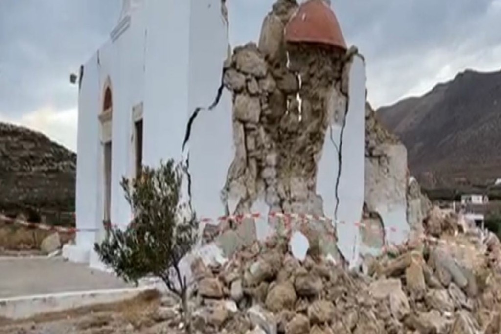 Κατέρρευσε το ξωκκλήσι στην Κρήτη που έκανε γνωστό σε όλο τον κόσμο η Ντέμι Μουρ (vid)