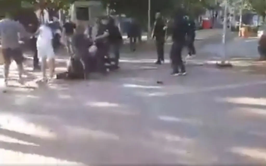 Άγρια φασιστική επίθεση και στην Αθήνα – Πρωτοφανής αγριότητα στο Νέο Ηράκλειο από ακροδεξιούς (vids)