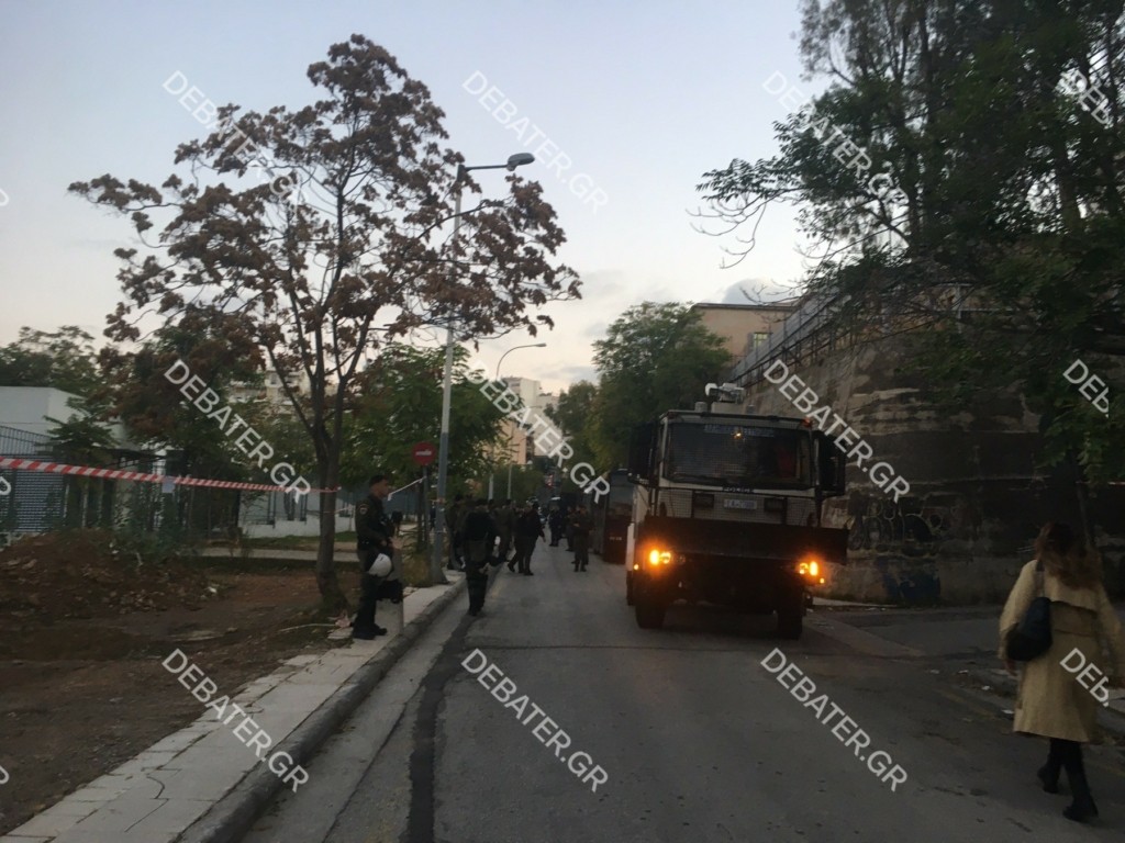 Δρακόντεια τα μέτρα ασφαλείας για τη δίκη του Ζακ Κωστόπουλου – Κλειστή η οδός Δέγλερη (pics&vid)