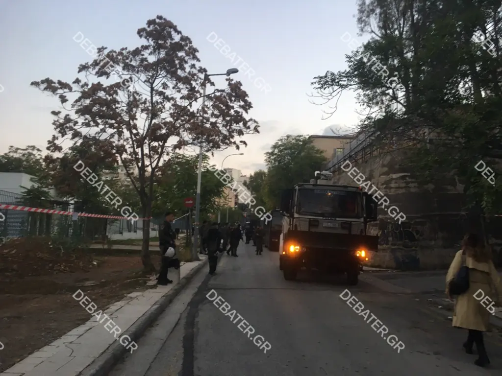 Δρακόντεια τα μέτρα ασφαλείας για τη δίκη του Ζακ Κωστόπουλου – Κλειστή η οδός Δέγλερη (pics&vid)