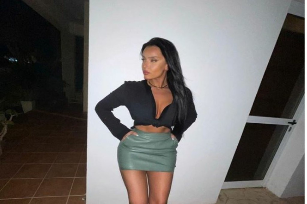 Βρήκαμε το Instagram της Βιολέτας Αρεστή και οι φωτογραφίες της είναι “φωτιά”