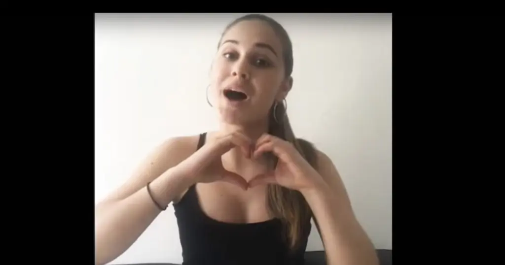 Όταν η Σαμάνθα του Big Brother ήταν Youtuber στο γυμνάσιο! (vids)