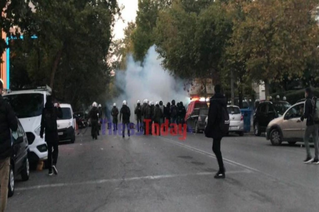 Επεισόδια στη Θεσσαλονίκη μεταξύ οπαδών του ΠΑΟΚ και της αστυνομίας (pic)