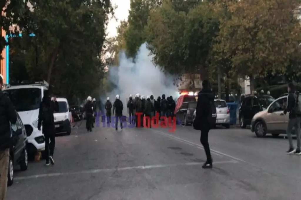 Επεισόδια στη Θεσσαλονίκη μεταξύ οπαδών του ΠΑΟΚ και της αστυνομίας (pic)