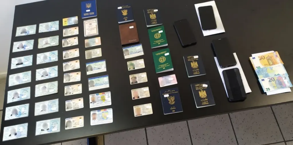 Κύκλωμα διακίνησης μεταναστών στο κέντρο της Αθήνας – Ζητούσαν από 4.500 έως 6.000 ευρώ το κεφάλι