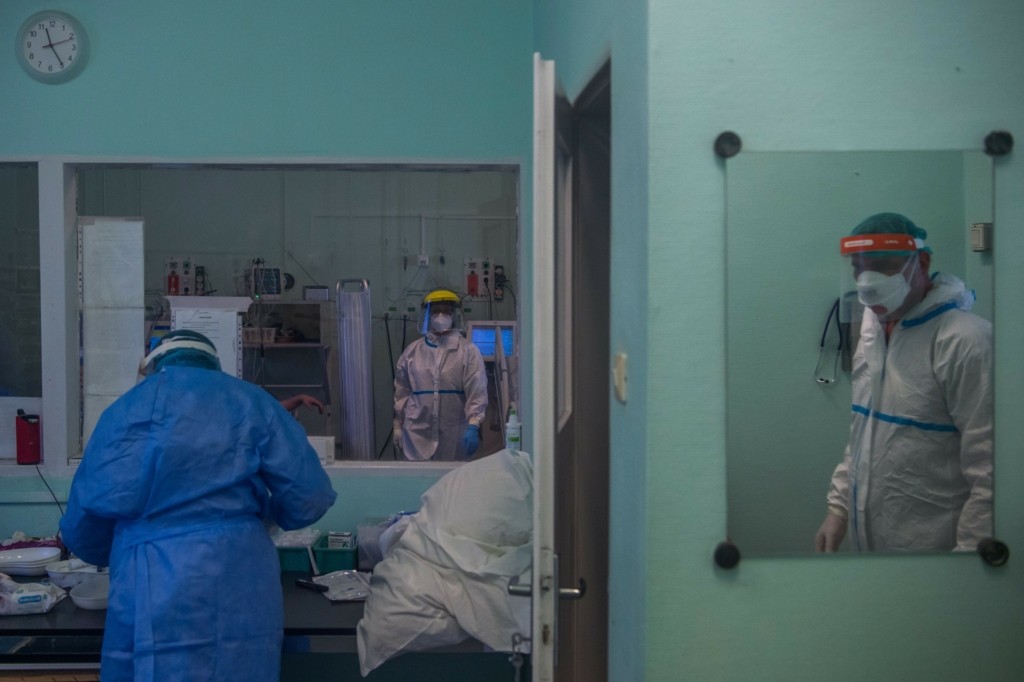 Εφιαλτική πρόβλεψη Σαρηγιάννη για 4.000 νεκρούς έως το τέλος του χρόνου – “Βράζει” η Αττική
