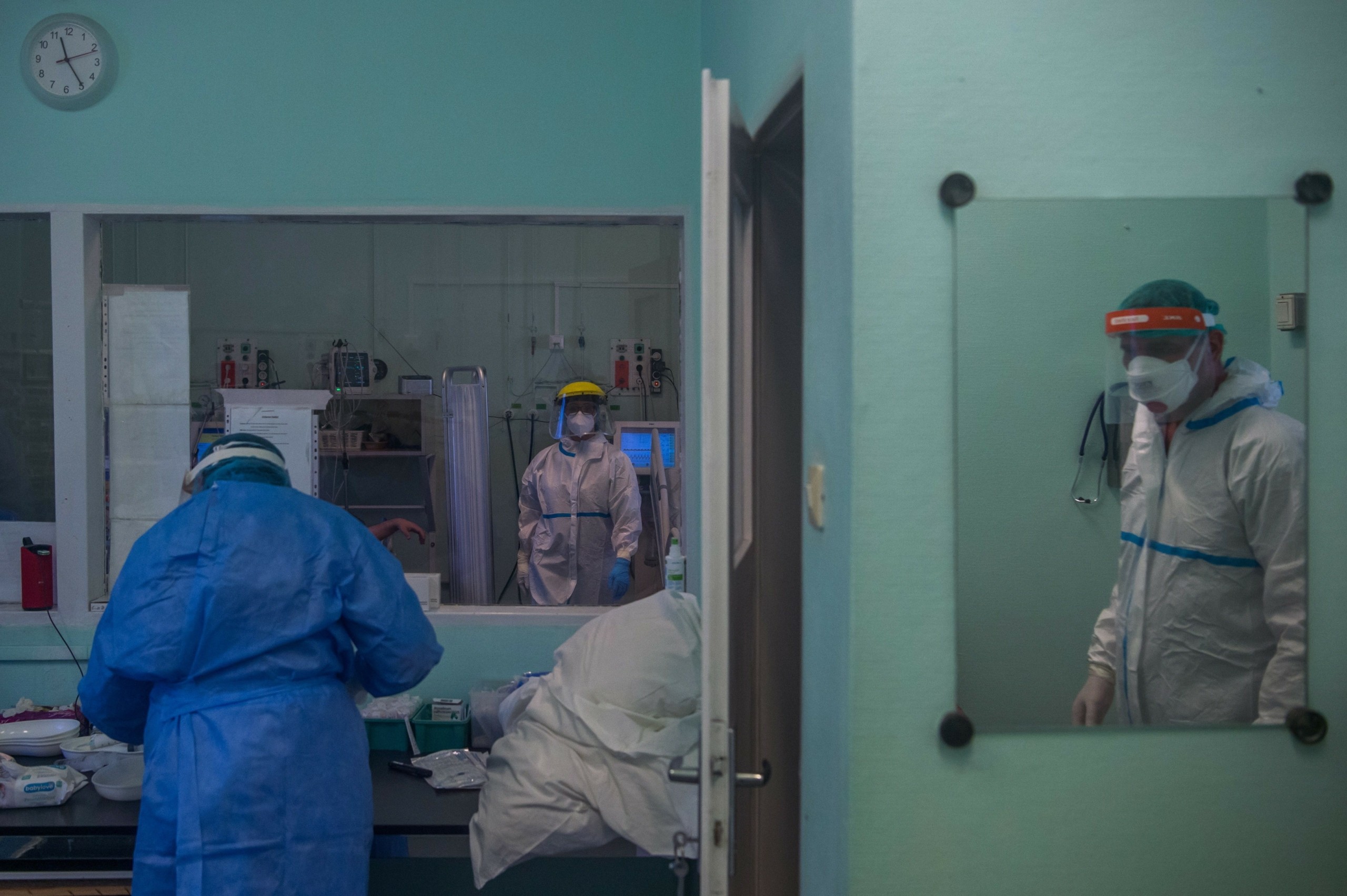 Εφιαλτική πρόβλεψη Σαρηγιάννη για 4.000 νεκρούς έως το τέλος του χρόνου – “Βράζει” η Αττική
