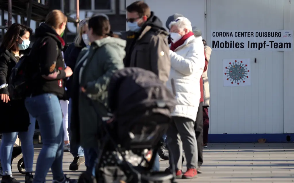 Καταφθάνει το 5ο κύμα της πανδημίας στη Γερμανία – Σχεδόν 43.000 κρούσματα σε 24 ώρες