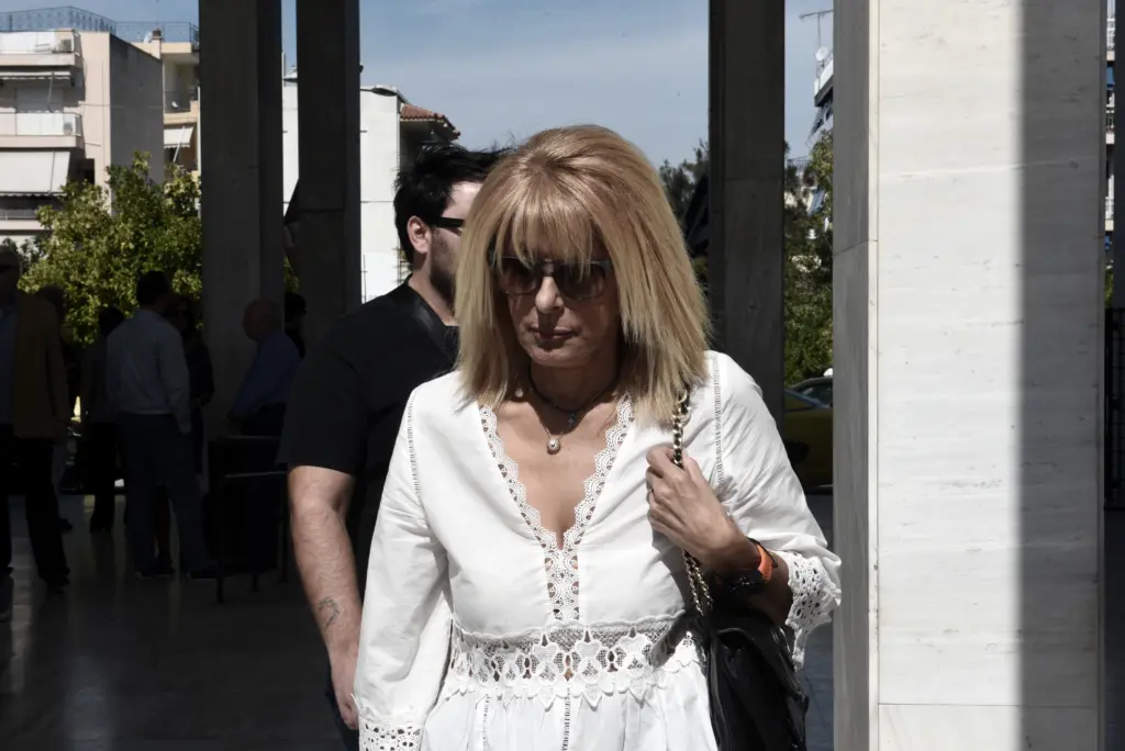 Δρούτσα για Λιγνάδη – “Άκουσα ότι πλήρωνε τα παιδιά, ας μην έπαιρναν τα λεφτά” (vid)