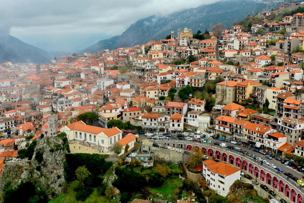 Η Ελλάδα επενδύει στον τουρισμό – Έρχονται προγράμματα για τον χειμώνα με κοινωνικά κριτήρια (vid)