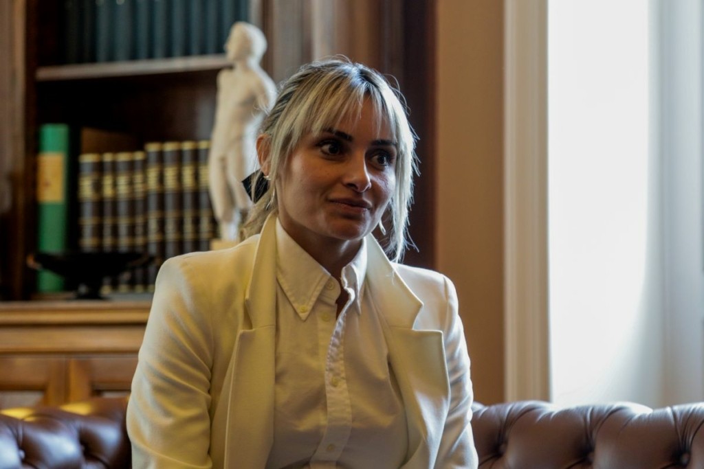 Νέα επίθεση με υπονοούμενα από τη Δήμητρα Καστρίτση – “Ας μας πει κάποιος γιατί άφησε η Μιλλούση τον προπονητή της”