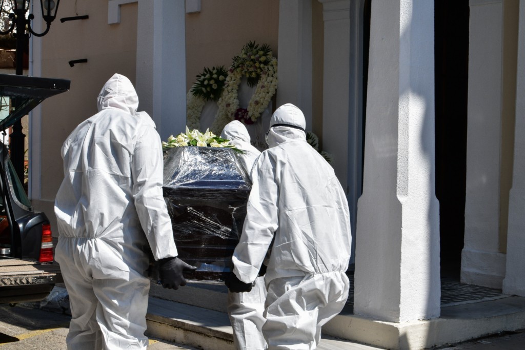 Τραγική ιστορία στην Κατερίνη – Ξεκληρίστηκε από κορονοϊό οικογένεια αντιεμβολιαστή