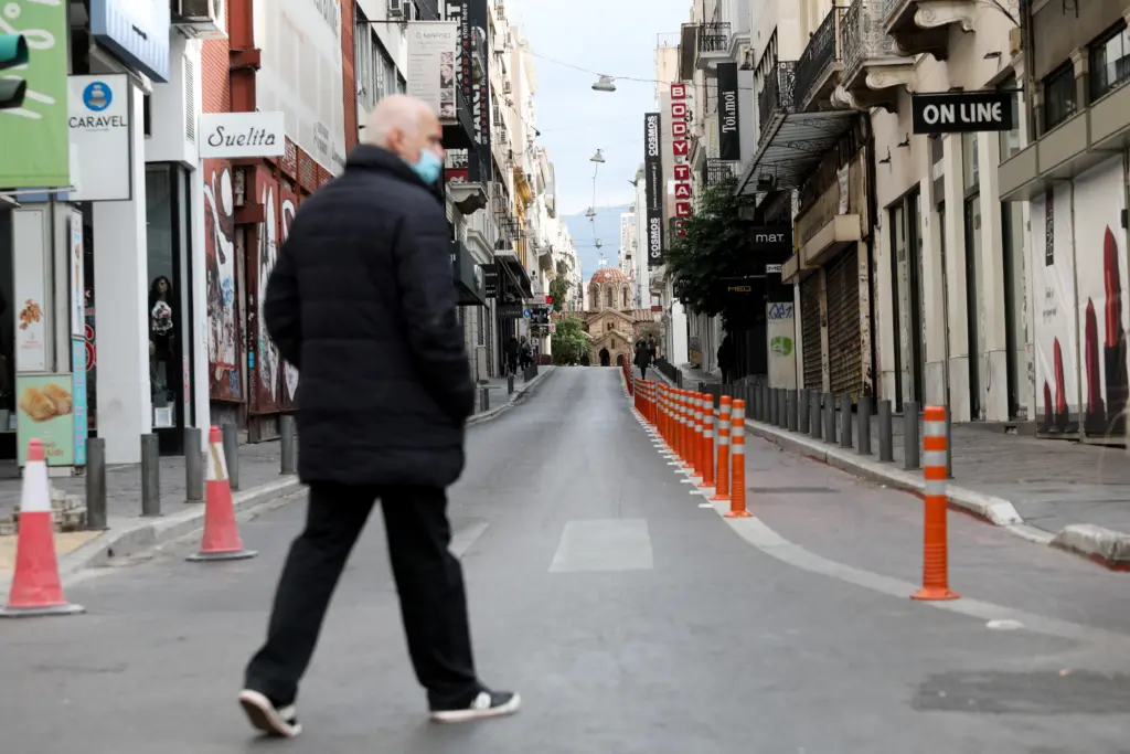 Στο lockdown επιμένει ο Τζανάκης, αν δεν αποδώσουν τα μέτρα – “Μαύρες” προβλέψεις Σαρηγιάννη για την Αθήνα