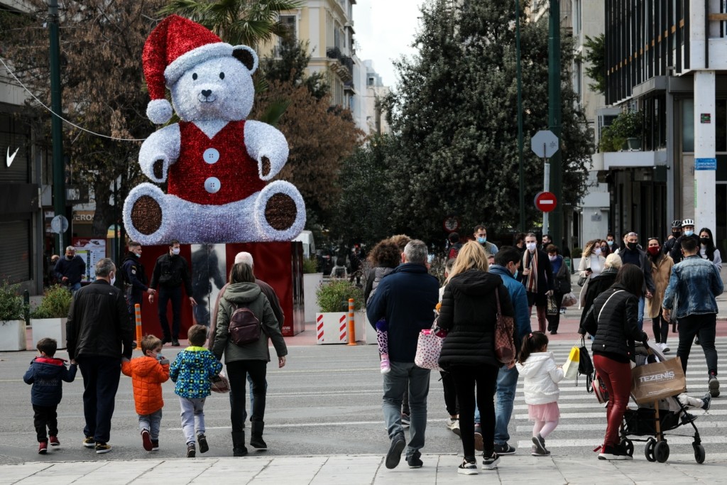 Δήλωση “βόμβα” από Πέτσα για τις γιορτές των Χριστουγέννων – “Δεν θα αρθούν οι περιορισμοί” (vid)