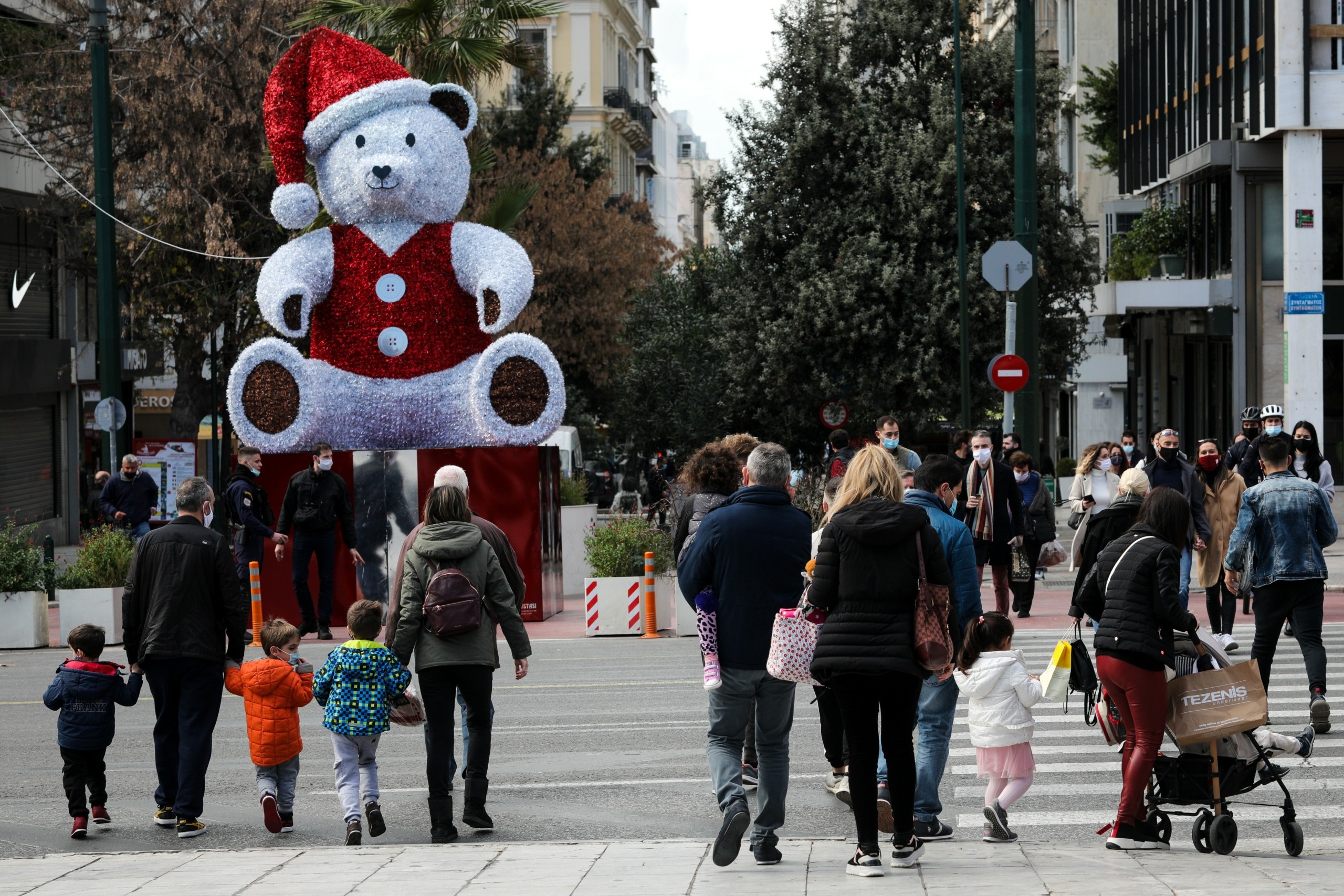 Δήλωση “βόμβα” από Πέτσα για τις γιορτές των Χριστουγέννων – “Δεν θα αρθούν οι περιορισμοί” (vid)