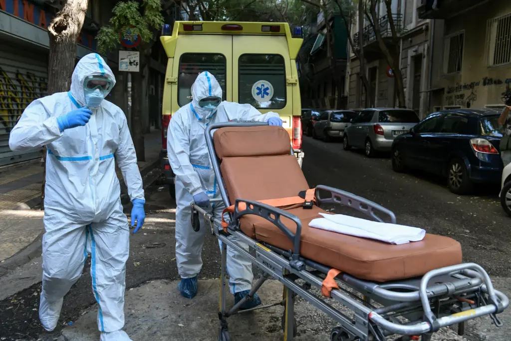 Εφιαλτικές προβλέψεις για 120.000 κρούσματα και 700 θανάτους έως το τέλος του μήνα (vid)