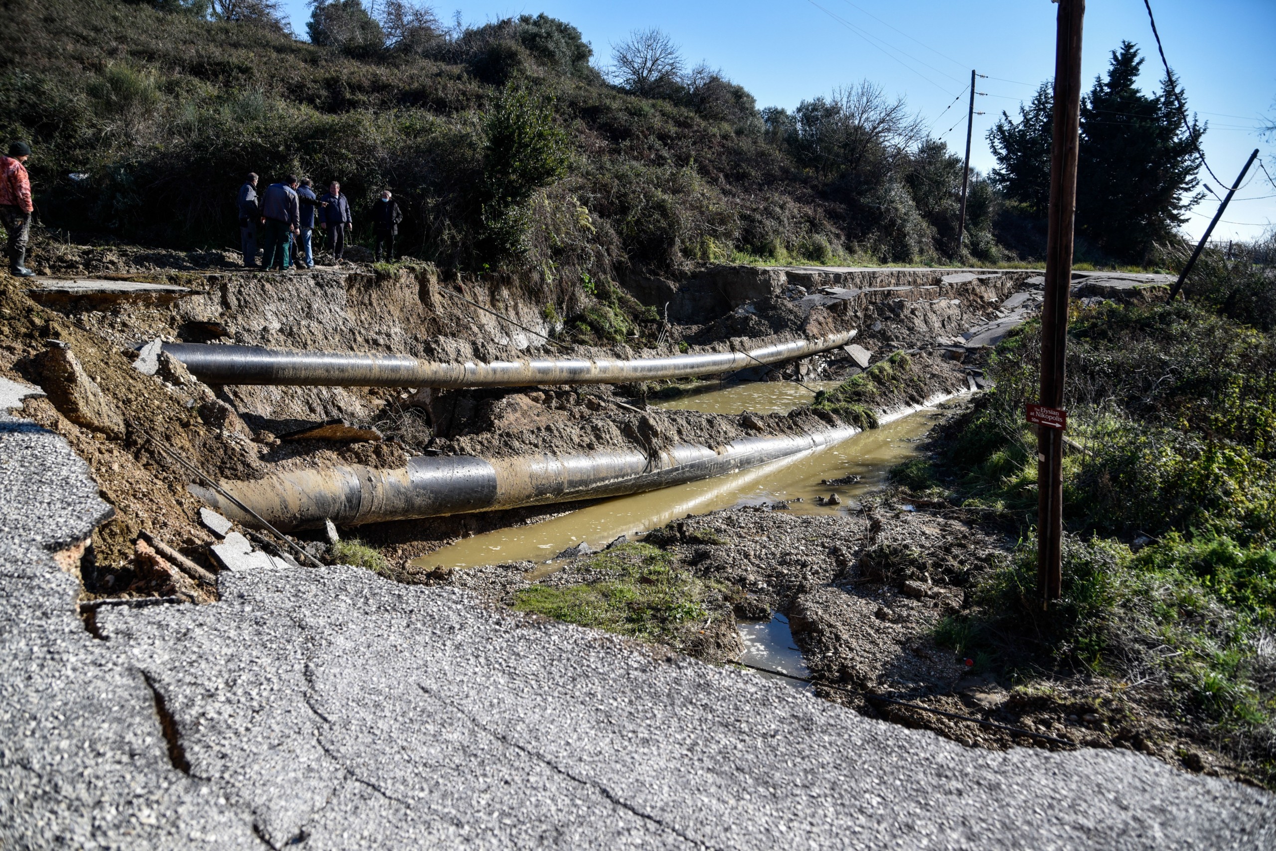 Η άγνωστη ομάδα Άμεσης Δράσης που βοηθά τη χώρα στις φυσικές καταστροφές
