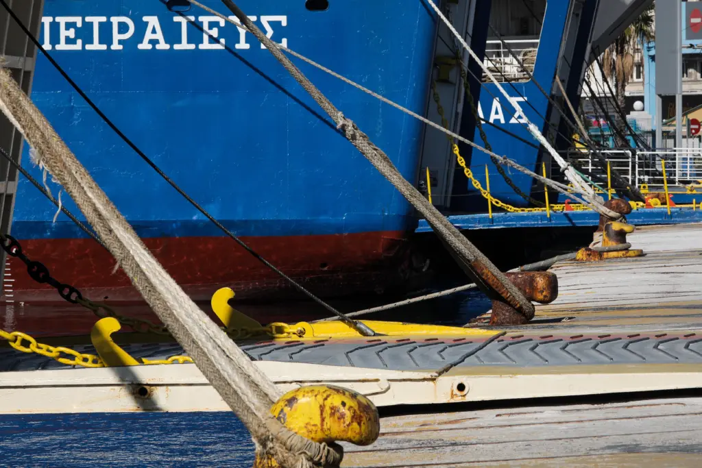 Δεμένα τα πλοία στις 10 και 11 Δεκεμβρίου – 48ωρη απεργία της ΠΝΟ
