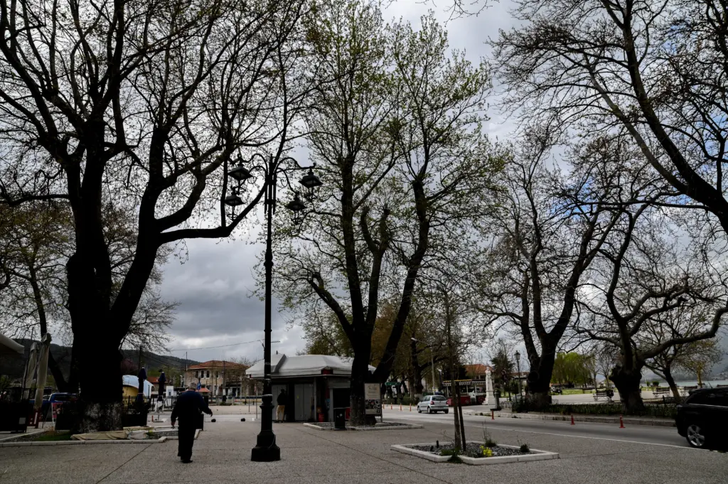 Με τοπικές βροχές και συννεφιά ξεκινά η εβδομάδα