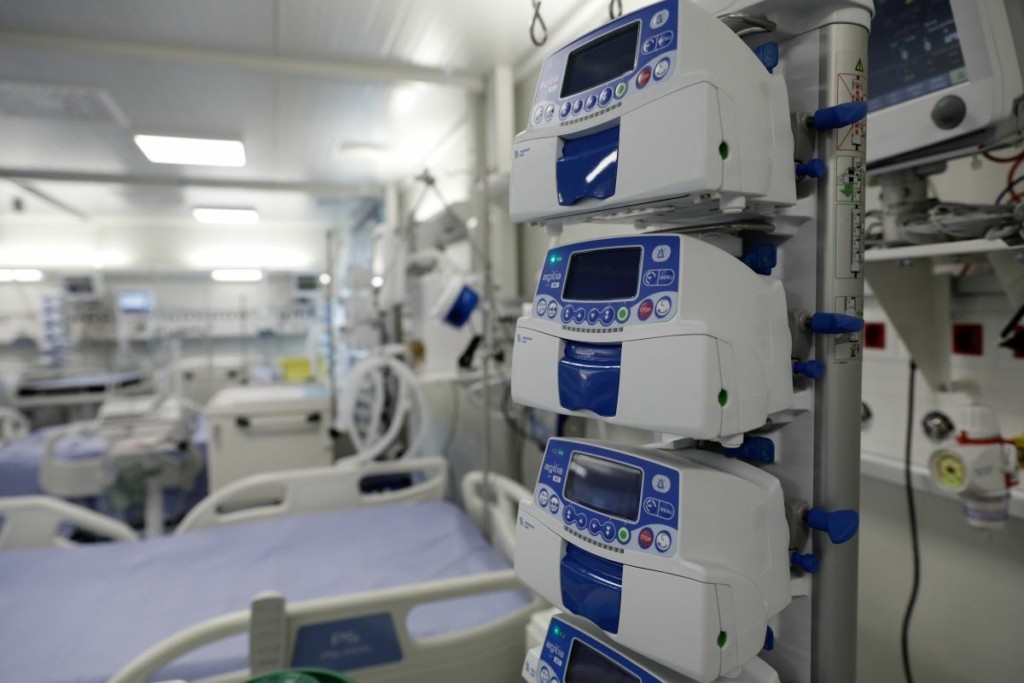 Γνωστός αρνητής δικηγόρος συμβούλευε γυναίκα για τη νοσηλεία της στο νοσοκομείο – Στο “φως” οι συζητήσεις τους