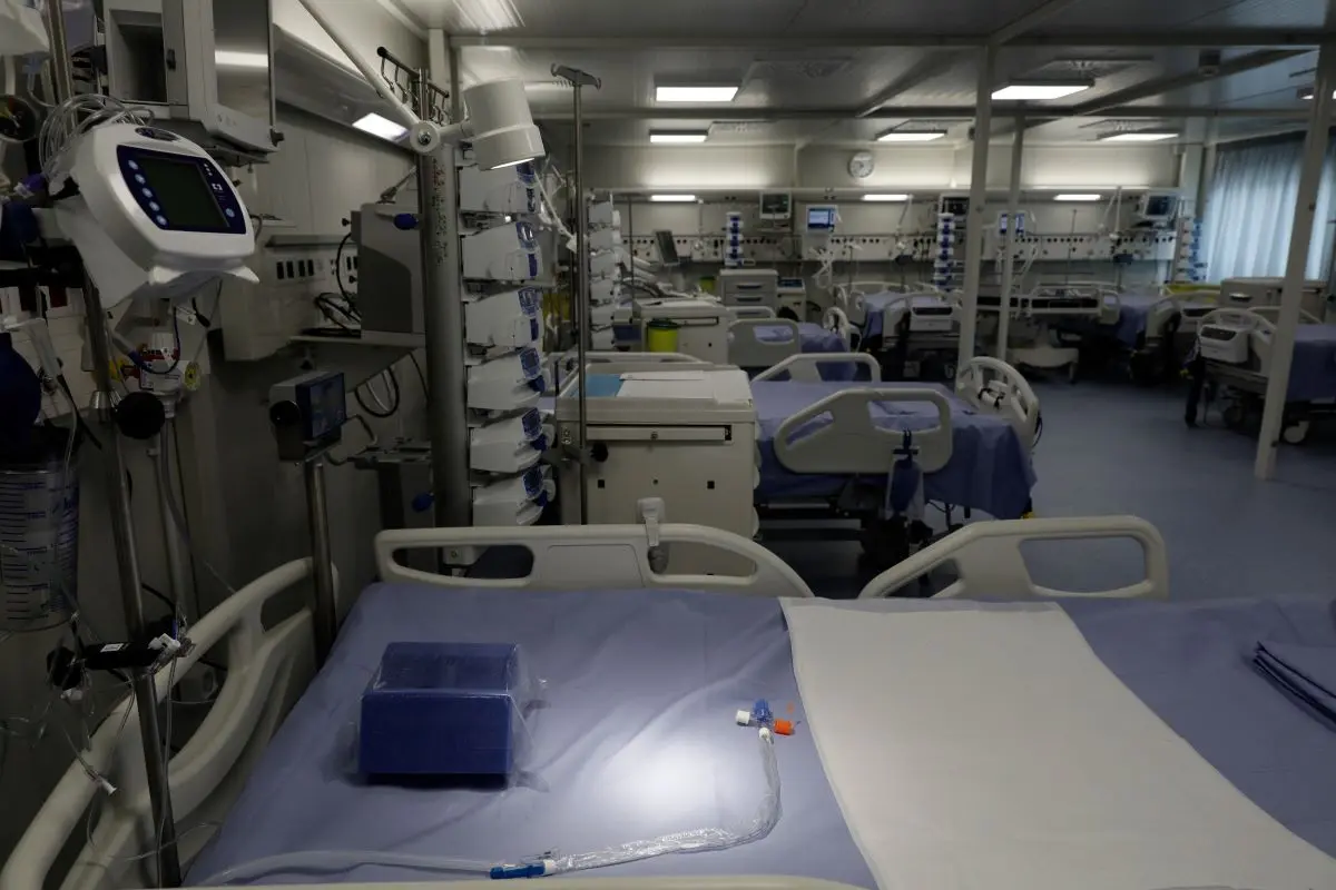 Στα 7.486 τα νέα κρούσματα την Τρίτη – Ανεβαίνουν οι διασωληνωμένοι – Υψηλός ο αριθμός των θανάτων