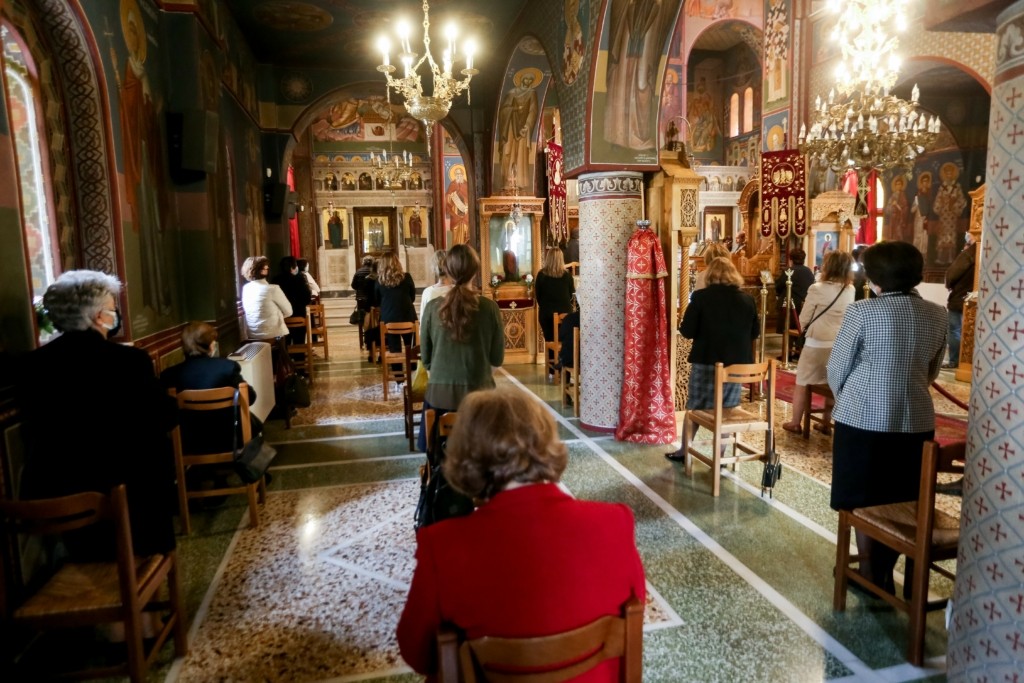 Ιερέας για τα μέτρα στις εκκλησίες- “Δεν έχουμε τρόπο να ελέγξουμε έναν-έναν τους πιστούς” (vid)