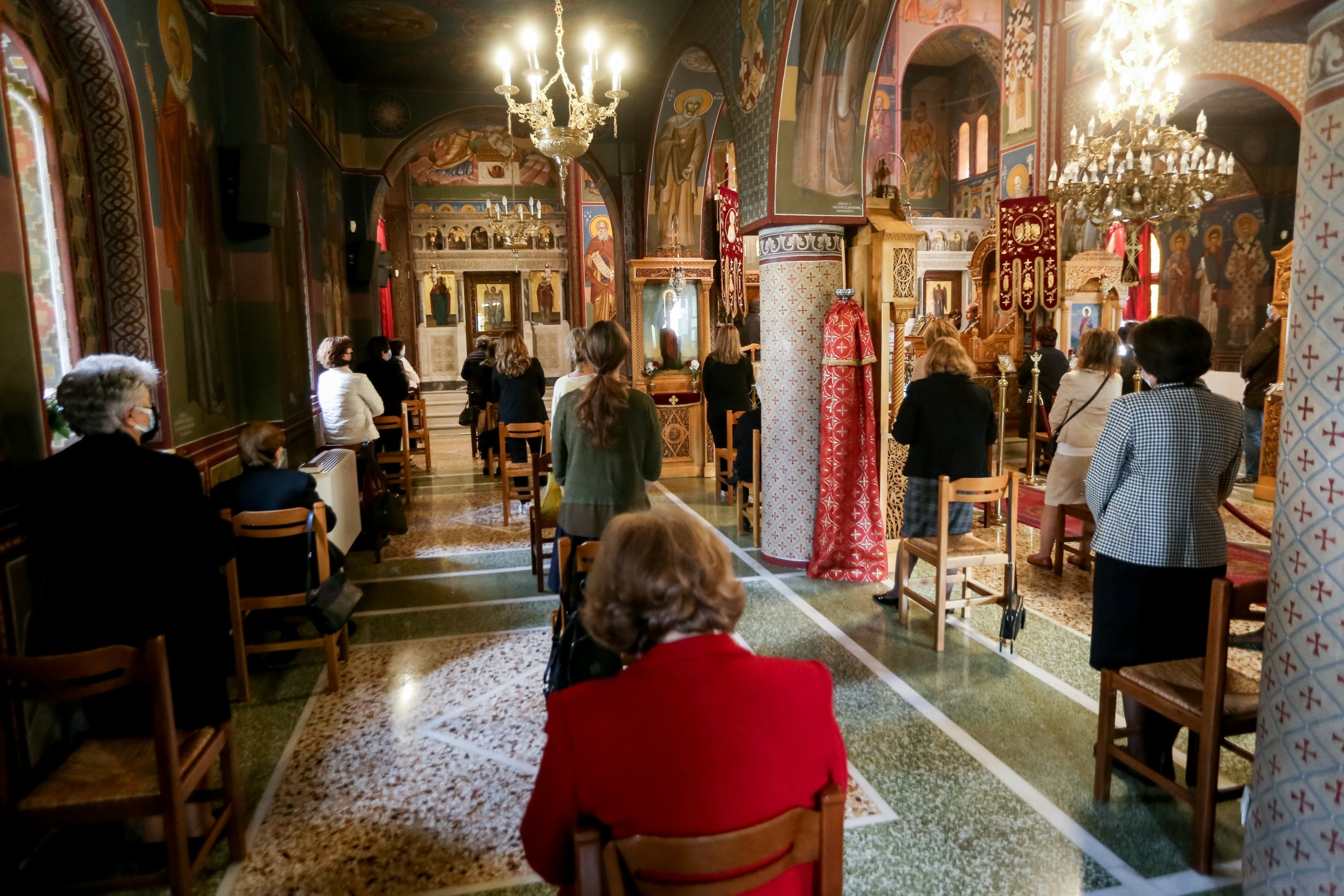 Ιερέας για τα μέτρα στις εκκλησίες- “Δεν έχουμε τρόπο να ελέγξουμε έναν-έναν τους πιστούς” (vid)
