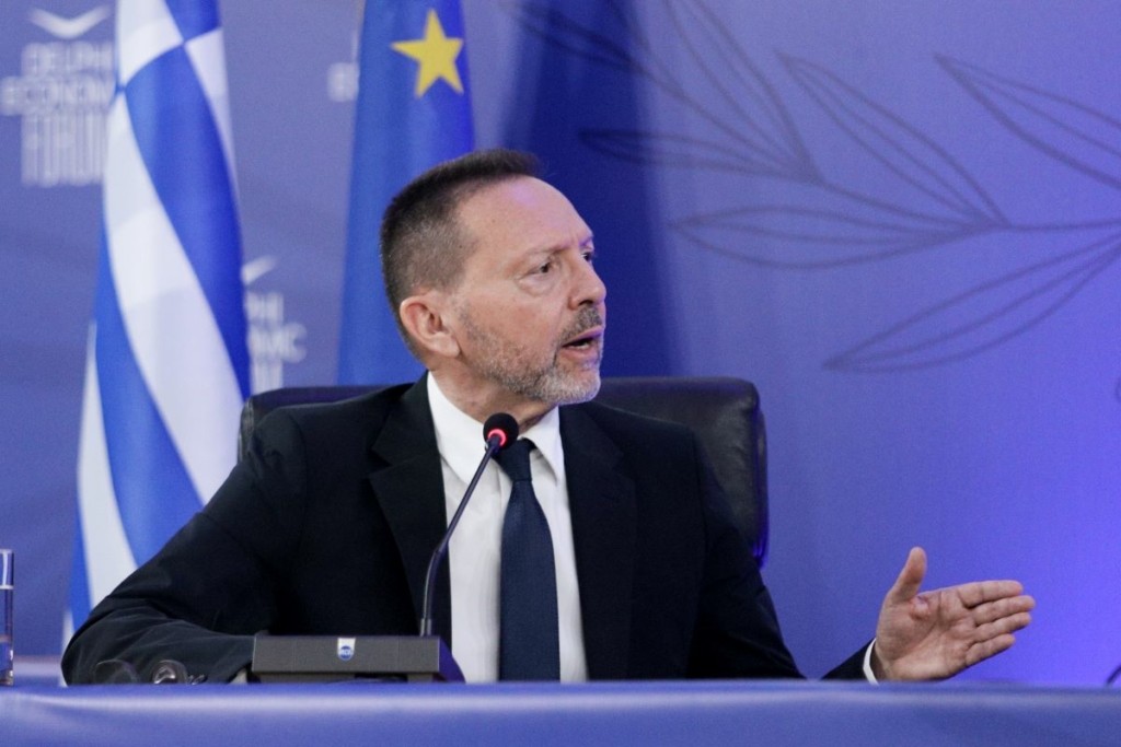 Στουρνάρας: “Θετική εξέλιξη η αύξηση της συμμετοχής της Unicredit στην Alpha Bank”