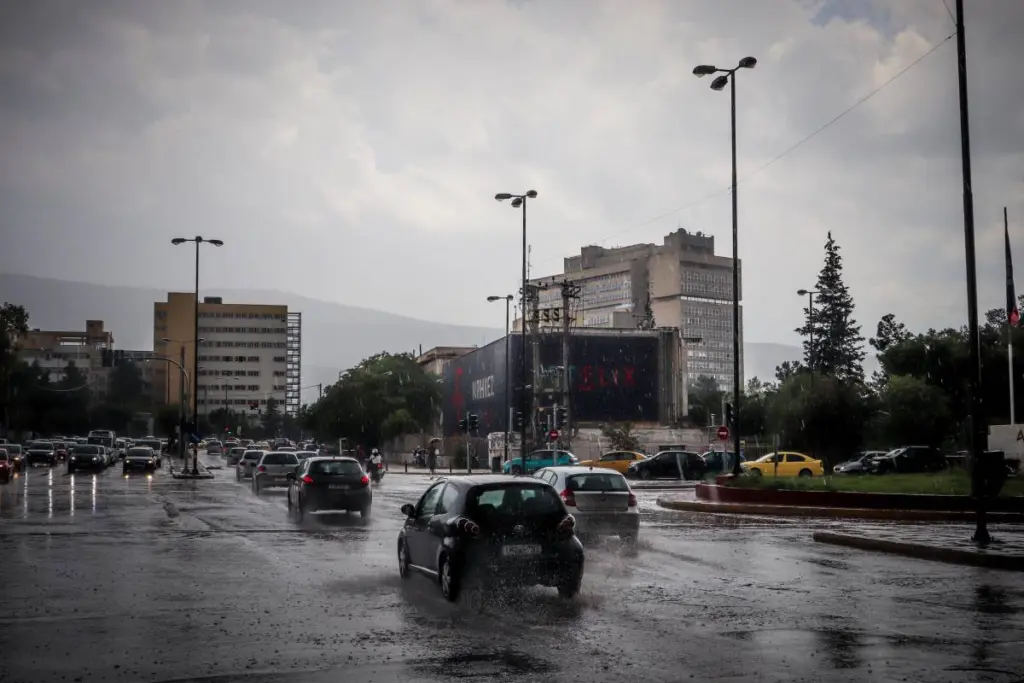 Βροχές και καταιγίδες στο ξεκίνημα της νέας εβδομάδας