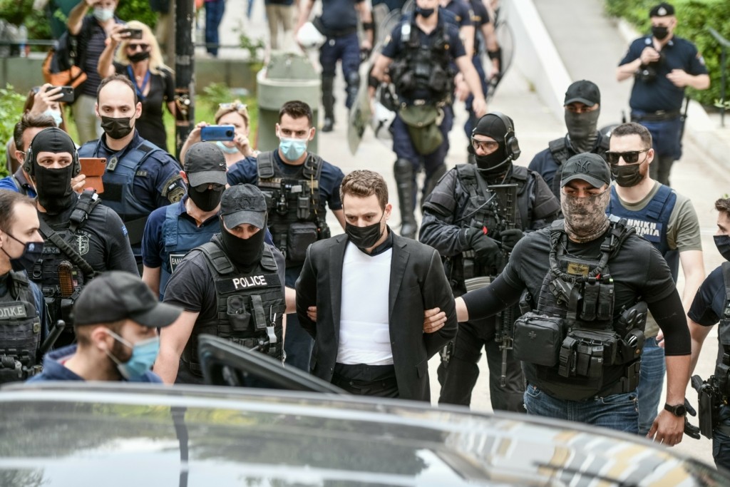 Αρνείται ότι είχε εξωσυζυγική σχέση ο Μπάμπης Αναγνωστόπουλος – Τι είπε μέσα από τη φυλακή (vid)