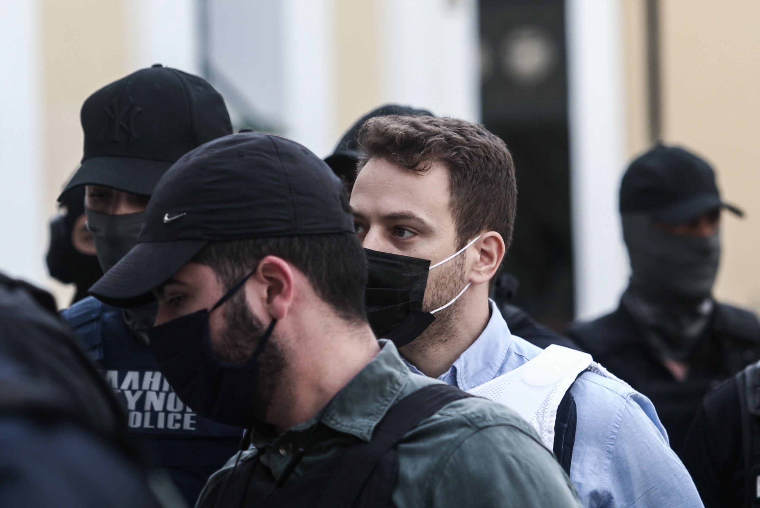 “Να σου θυμίσω εγώ ποια έψαχνες…” – Το οργισμένο μήνυμα της Αγγελικής Νικολούλη στον Μπάμπη Αναγνωστόπουλο (vid)