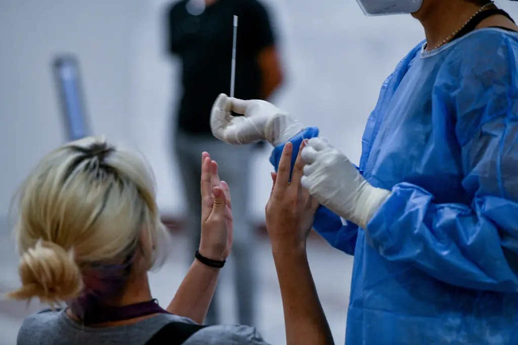 Πού θα διενεργούνται τη Δευτέρα δωρεάν rapid test τη Δευτέρα