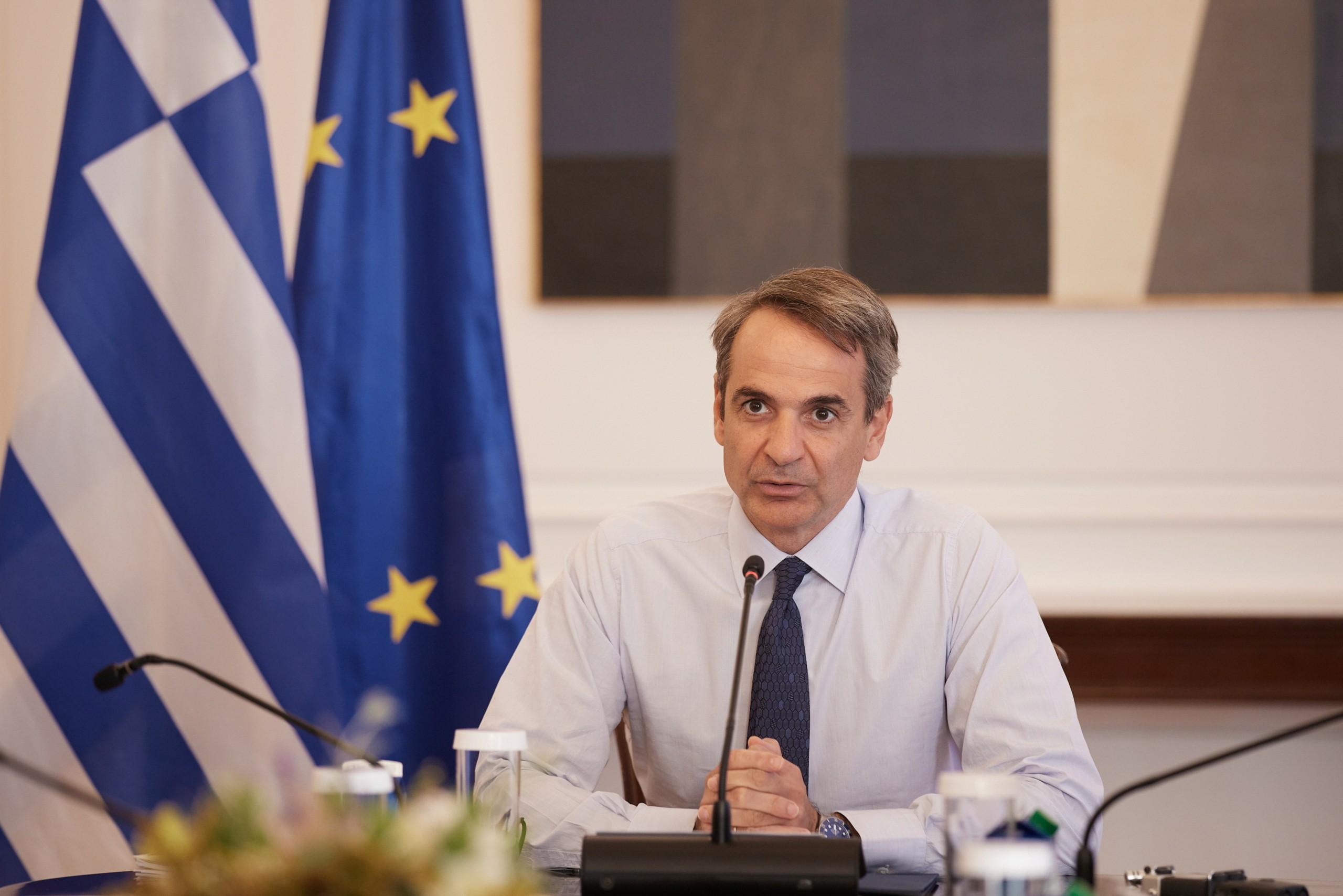 Ραγδαίες εξελίξεις λόγω “Όμικρον” – Νέα μέτρα ανακοινώνει ο Μητσοτάκης