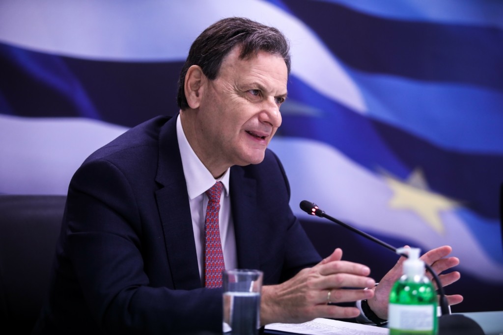 Πριν από τα Χριστούγεννα το επίδομα σε χαμηλοσυνταξιούχους, υγειονομικούς και άτομα με αναπηρία (vid)